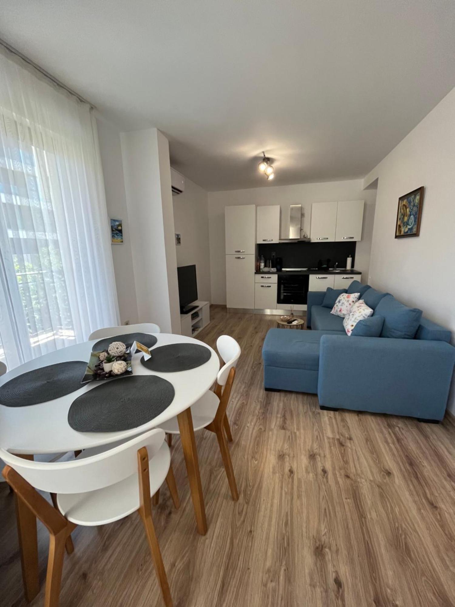 Azzurro Premium Apartment On Bulevard Bogoridi Burgas Luaran gambar