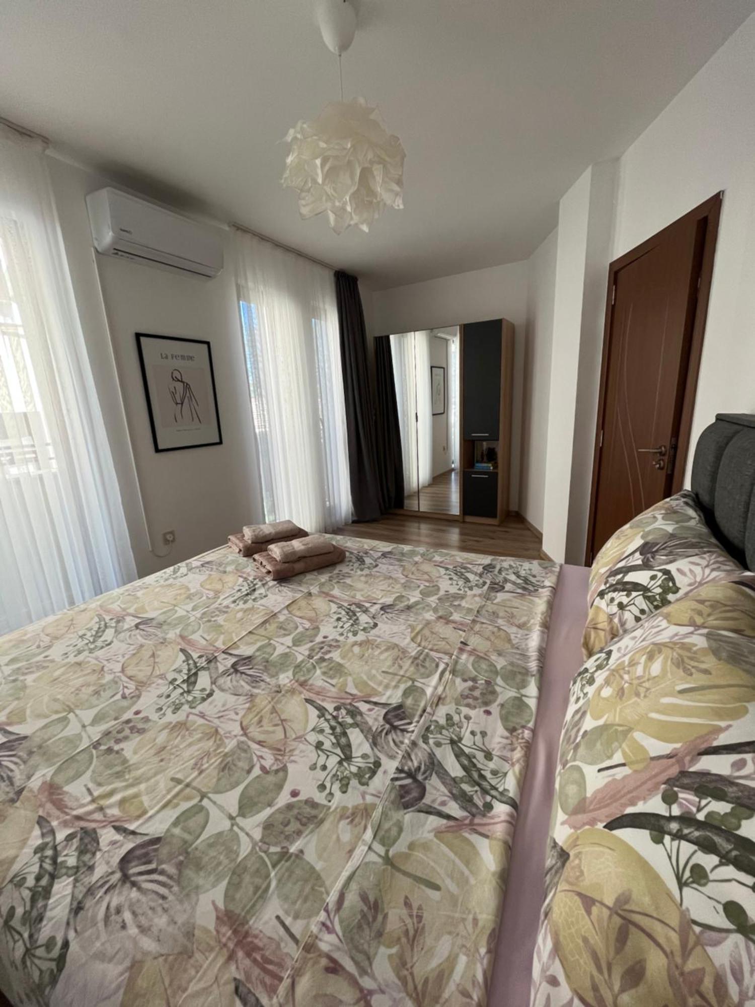 Azzurro Premium Apartment On Bulevard Bogoridi Burgas Luaran gambar